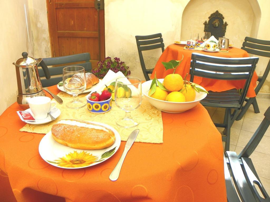 Cloris Guest House Noto Exterior foto